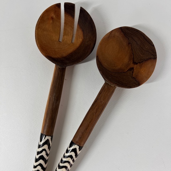 Olive Wood Salad Serving Utensils with batik handles - Picture 3 of 7